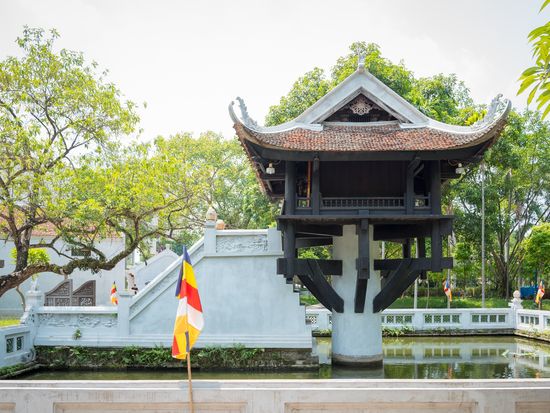 Vietnam_Hanoi_One Pillar Pagoda_shutterstock_313601651