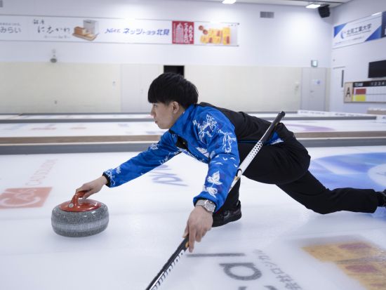 【日付限定】カーリング体験プラン 初心者の方も安心！地域おこし隊カーリングサポート隊が丁寧にレクチャーします＜アルゴグラフィックス北見カーリングホール発着＞