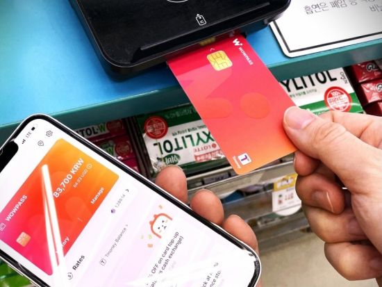 プリペイドカード「WOWPASS」事前購入サービス　外国人旅行者向け交通＆決済＆両替オールインワンプリペイドカード