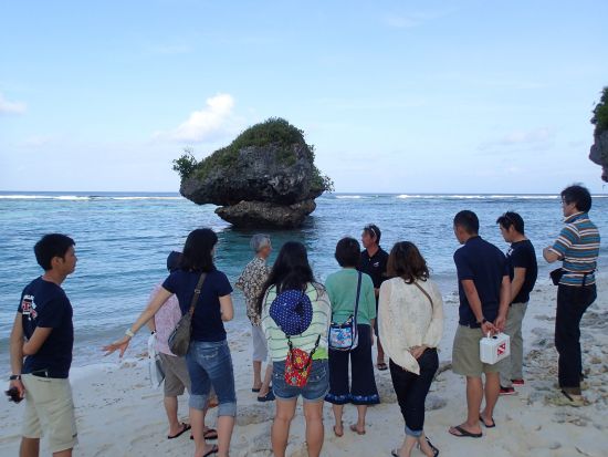 エコツアー　グアムの自然環境を学ぼう！グアム島の成り立ちやジャングルと海の関係を解説　有名な観光地「恋人岬」にも訪問＜2時間〜2.5時間／日本語ガイド＞
