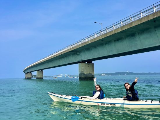 ユニの浜上陸ツアー！潮が導く幻の島へ！シーカヤックで行く海の旅 こだわりのドローン撮影★ 初心者の方もおすすめ！