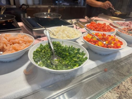 ワンハンドレッド・セールズ・レストラン＆バー（100 Sails Restaurant & Bar）　ホテル朝食ミールクーポン＜プリンス・ワイキキ内＞