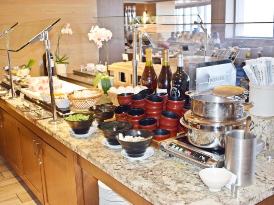 ワンハンドレッド・セールズ・レストラン＆バー（100 Sails Restaurant & Bar）　ホテル朝食ミールクーポン＜プリンス・ワイキキ内＞