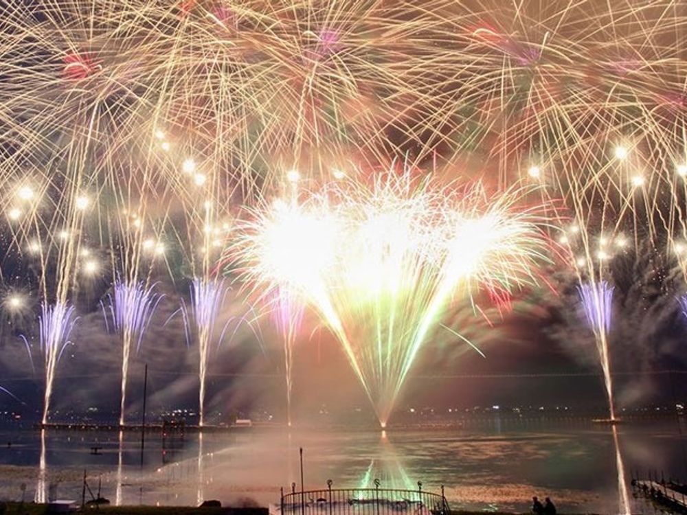 2024年8月15日限定！諏訪湖湖上花火大会バスツアー 観覧席付きプランも 