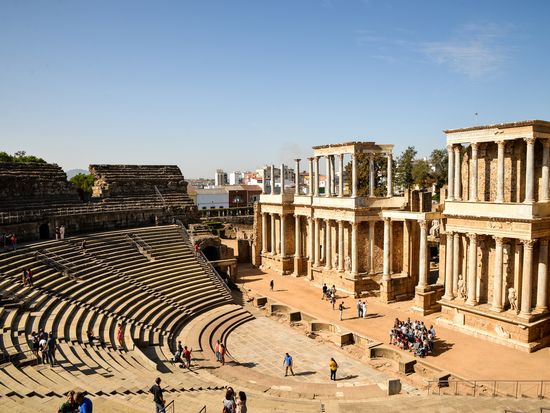 Spain_Merida_Roman theatre_AdobeStock_186521592