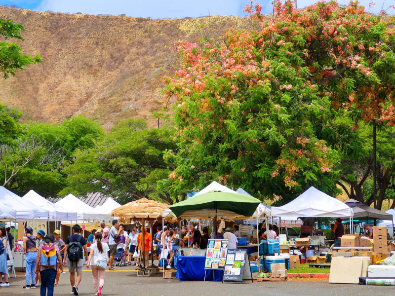 Hawaii_oafu_KCC_ farmers market_pixta_47650370_M