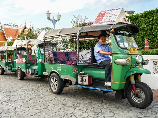 Tuk Tuk Hop