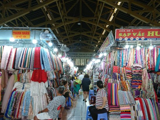 ホーチミン食べ歩き＋市内観光半日ツアー　ピンクの教会＋タンディン市場＋南部女性博物館　ミシュラン掲載フォーやコムタムスォンを堪能＜午前／日本語ガイド＞