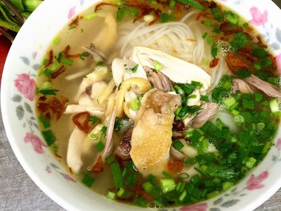 ホーチミン食べ歩き＋市内観光半日ツアー　ピンクの教会＋タンディン市場＋南部女性博物館　ミシュラン掲載フォーやコムタムスォンを堪能＜午前／日本語ガイド＞