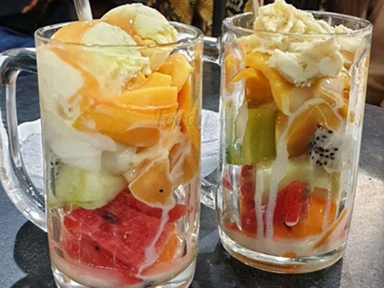 ホーチミン食べ歩き＋市内観光半日ツアー　ピンクの教会＋タンディン市場＋南部女性博物館　ミシュラン掲載フォーやコムタムスォンを堪能＜午前／日本語ガイド＞