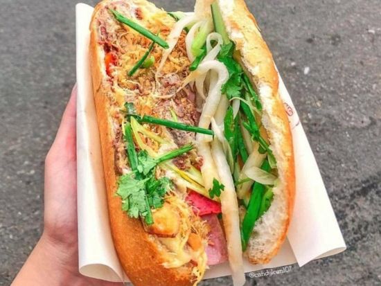 ホーチミン食べ歩き＋市内観光半日ツアー　ピンクの教会＋タンディン市場＋南部女性博物館　ミシュラン掲載フォーやコムタムスォンを堪能＜午前／日本語ガイド＞