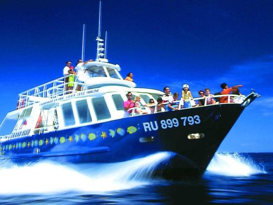 サンセットクルーズ　伝統的な音楽「セガ・マロヤ」を聞きながら輝く夕日を鑑賞＜英語／サン＝ジル発＞