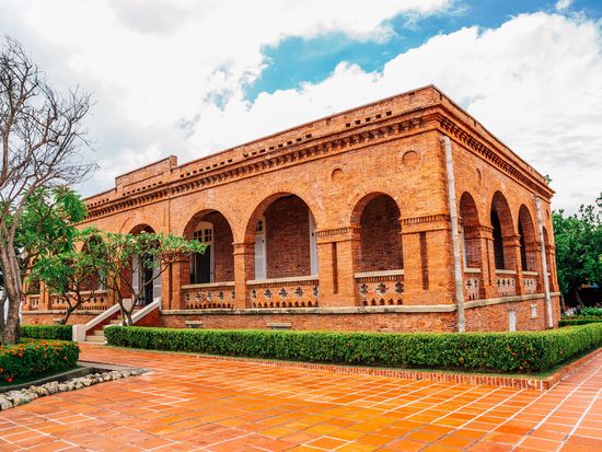 Taiwan_Kaoshiung_Former British Consulate_shutterstock_1118580926