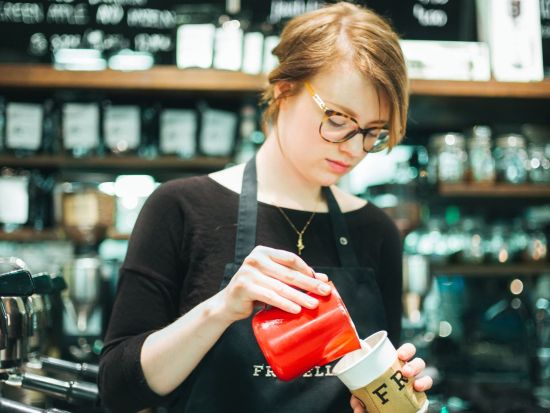 フィンランド コーヒー文化体験ツアー ロースタリー訪問＆ワークショップ お土産付き＜日本語／ヘルシンキ発＞