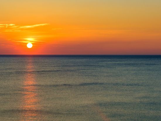 サンセットクルーズ　伝統的な音楽「セガ・マロヤ」を聞きながら輝く夕日を鑑賞＜英語／サン＝ジル発＞