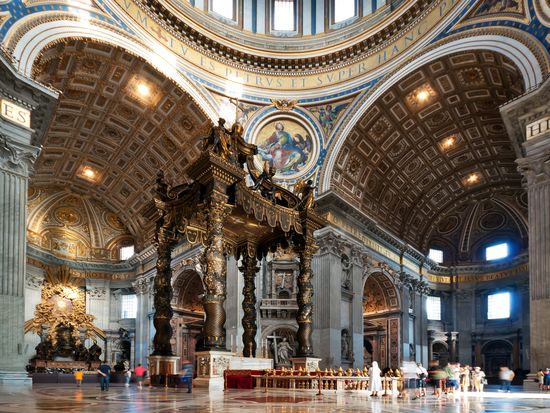Italy_Rome_Vatican_St_Perter_s_Basilica_shutterstock_70576735
