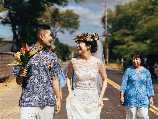 ビーチへ歩く１