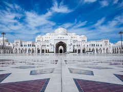 ZqyXghKT-Qasr-Al-Wattan-Abu-Dhabi-1