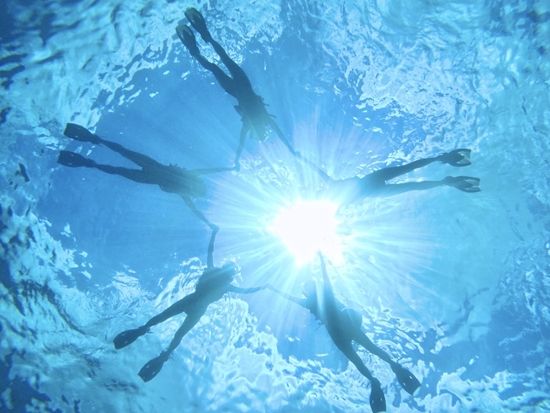 幻の島＆青の洞窟ウミガメシュノーケル 初めての方大歓迎！安心サポート付きで大人気スポットへ行こう！ドローン撮影あり◎＜約5時間／一人参加可／石垣島＞