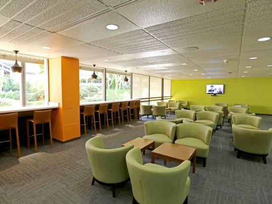 LeaLea エアポートラウンジ利用　ダニエル・K・イノウエ国際空港（旧ホノルル国際空港）出国ターミナルにあるH.I.S.専用ラウンジ　by H.I.S.ハワイ