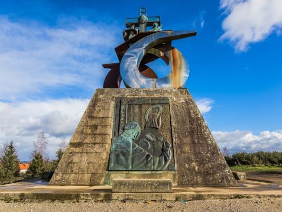 サンティアゴ・デ・コンポステーラ巡礼の旅3日間　人気の巡礼路「フランスの道」を歩く＜2泊3日／朝夕食付／エコノミー～スタンダードホテル利用／オ・ペドロウソ発＞