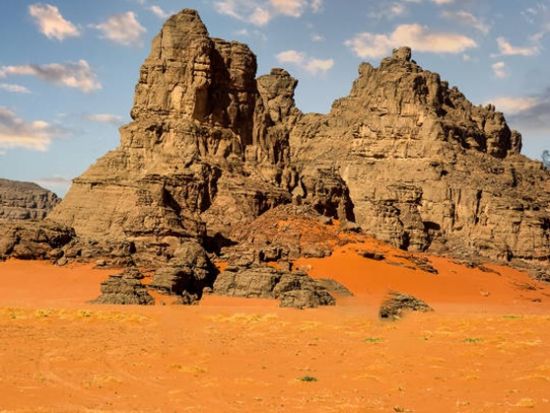 アルジェリア周遊ツアー　世界遺産タッシリ・ナジェール、タドラルト、ティン・メルズーガなどサハラ砂漠を巡る＜8泊9日／9月～5月／英語ガイド／アルジェ発着＞