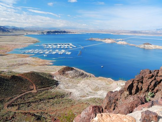 USA_Las Vegas_Lake Mead - Lakeview Overlook_pixta_10452927_M