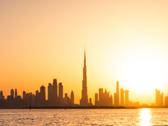 伝統船アブラでドバイ運河クルーズ＜60分／ドバイ発＞