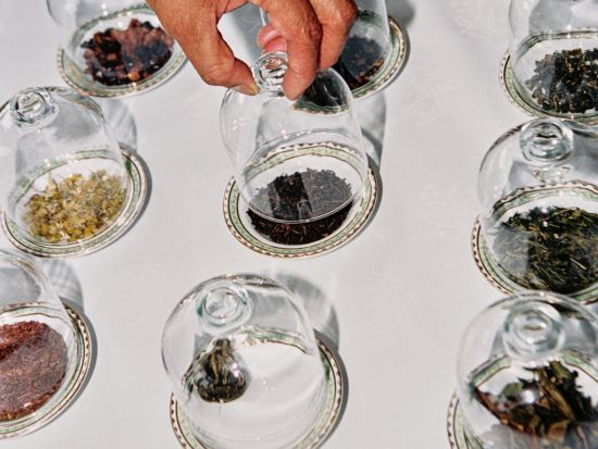 ベルモンド・マウント・ネルソン・ホテル（BELMOND MOUNT NELSON HOTEL）アフタヌーンティー食事券＆予約＜往復送迎付／ケープタウン発＞