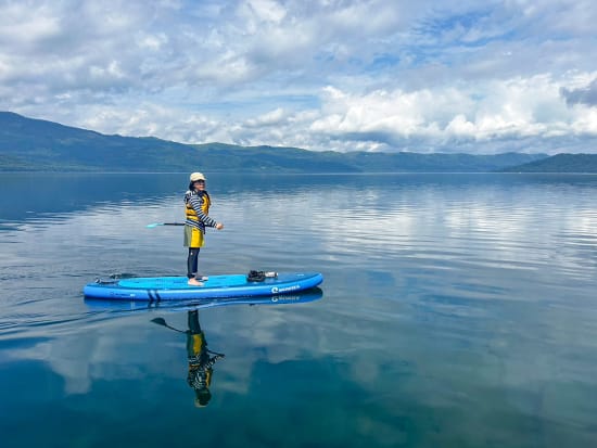 屈斜路湖和琴半島SUPツアー 北海道絶景の湖で水上をゆったりと探検するコース＜7月～9月＞