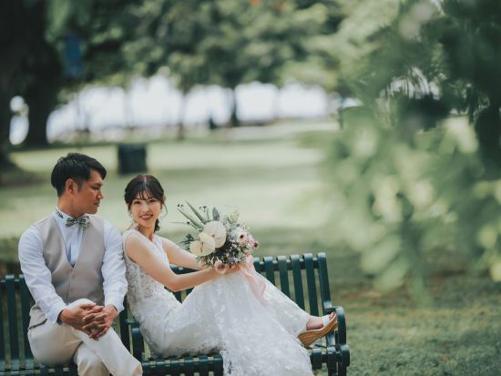 ハワイ　ビーチ＆フォト　撮影アテンド＆ヘアメイクは日本語対応！サロン～ビーチ間のリムジン送迎付き　日本国内事前試着付きプランあり（撮影・衣装・ヘアメイク込み）