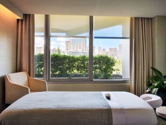 ロミロミマッサージ by スパ・カ・ライ　5つ星ホテルのスパで贅沢なひとときを＜カ・ライ・ワイキキ・ビーチ LXR ホテルズ＆リゾーツ内＞