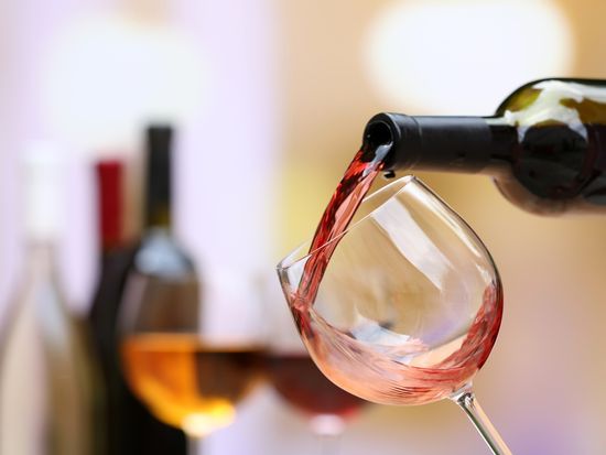 wine_tasting_shutterstock_216115666