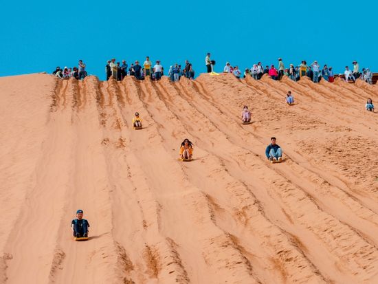 クブチ沙漠　砂滑り