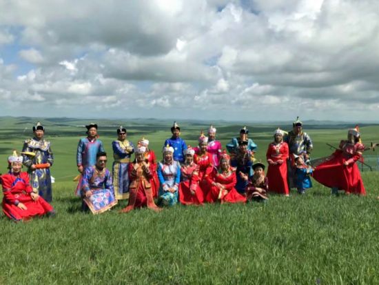 【5～10月限定】上海発 内モンゴル2泊3日ツアー シラムレン大草原＋クブチ砂漠＋フフホト観光＜日本語ガイド／ゲル1泊＋ホテル1泊・往復航空券付＞