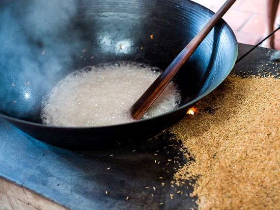 Vietnam_Mekong Delta_Candy Factory_shutterstock_588936995 (1)