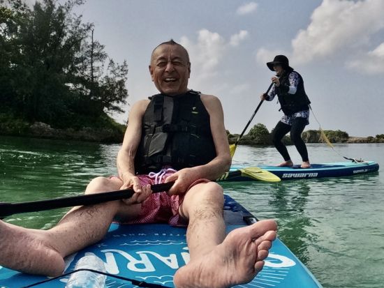 野生のウミガメに会えるSUP(スタンドアップパドル)体験　参加年齢4歳〜79歳　ペット同伴OK〈高画質写真＆動画付き〉by オーシャンキング