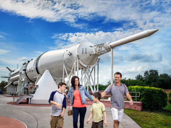 ケネディ宇宙センター 送迎サービス　到着したら自由時間 ＜入場チケット付き／英語ドライバーガイド＞