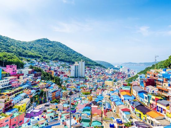 甘川文化村観光ツアー　絶景！カラフルなアートの村をたっぷり散策＊釜山3大グルメのテジクッパランチ付き＜午前／日本語ガイド／ロッテ免税店で自由解散＞