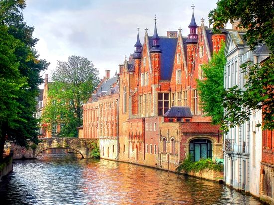 Belgium_Bruges_shutterstock_363711254