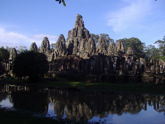 世界遺産 アンコール・トム＆タ・プローム半日観光ツアー ＜昼食付き／日本語ガイド／日系ツアーラウンジ特典付き＞