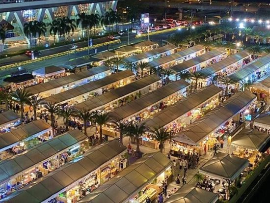 ジョッドフェアーズ（JODD FAIRS）ナイトマーケット散策ツアー　大人気マーケットをガイドがご案内！＜日本語or英語or中国語ガイド＞