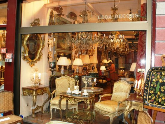 おすすめガイド ソレーヌさんがご案内 クリニャンクール蚤の市 お買い物ツアー＜土・日曜日／貸切／日本語ガイド＞