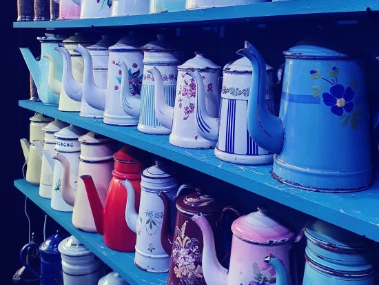 おすすめガイド ソレーヌさんがご案内 クリニャンクール蚤の市 お買い物ツアー＜土・日曜日／貸切／日本語ガイド＞