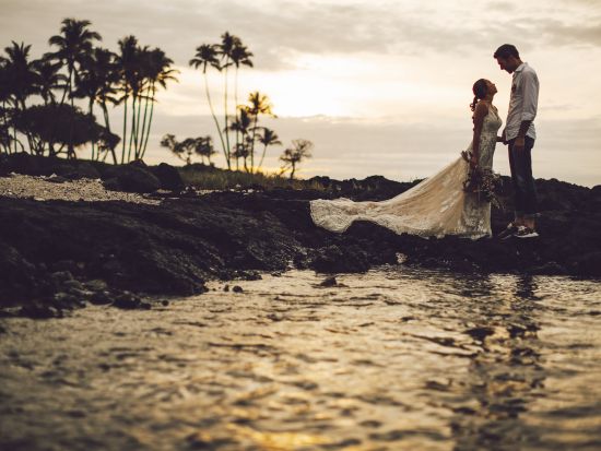ハワイ島　ビーチフォト　ビーチ、溶岩サイド、ホテル敷地内のいずれか2か所で撮影！充実の各種オプションもご用意（撮影・他オプション）