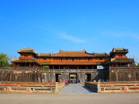 Vietnam_Hue_Imperial Palace_shutterstock_681682192