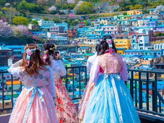 Korea_Busan_Gamcheon Culture Village_shutterstock_1385363189