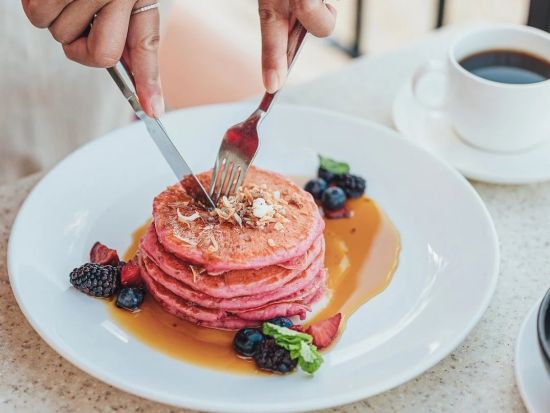 サーフラナイ（Surf Lanai）　ホテル朝食ミールクーポン　クーポン引き換え後、お好きな日時でご利用可能！＜ロイヤルハワイアンホテル内＞