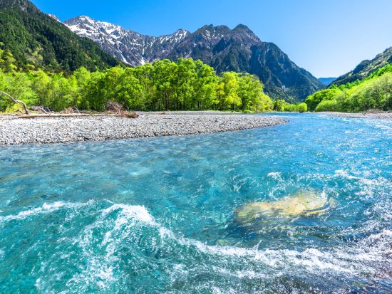 日帰りバスツアー 春の上高地を自由に散策 たっぷり4時間フリータイム＜5月11日／金沢発着＞