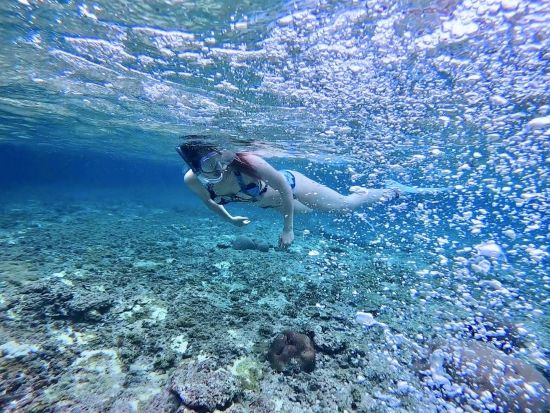 宮古島 青の洞窟シュノーケリング＆探検＋シーマングローブSUP/カヌー宮古島の新定番1日ツアー！神秘的な「サファイアケーブ」で思い出づくり＜約6時間／伊良部島＞